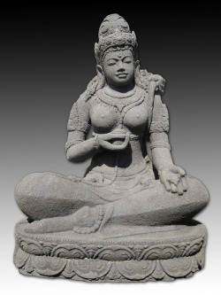 ⁂ 総白檀？　インドネシア　仏像　木彫り　精密 KARTIKA BUDDHA 仏像 樹脂製 バリ インドネシア