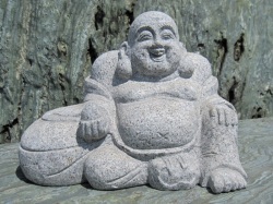 布袋の石像は、天然御影石の原石から彫り上げた石仏・仏像です。