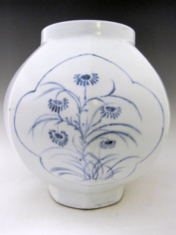 李朝 青花窓絵草花文面取壺 高さ約29cm 韓国 朝鮮 陶磁器 希少