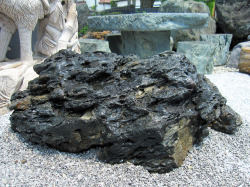 千軒石の庭石販売ページです。千軒石は別名で松前古潭石とも呼ばれてい