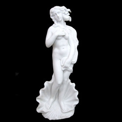 ヴィーナスの誕生の石像は、ボティチェリの名画をモチーフに製作した  