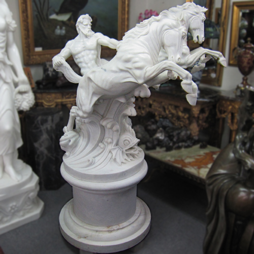 天然大理石彫刻　トリトーン像　【商品番号：m-0040】