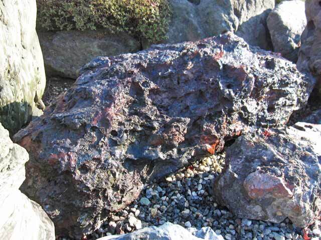 北海道 赤幸太郎石 庭石 景石｜横幅1m60cm・低めサイズで使いやすい天然石