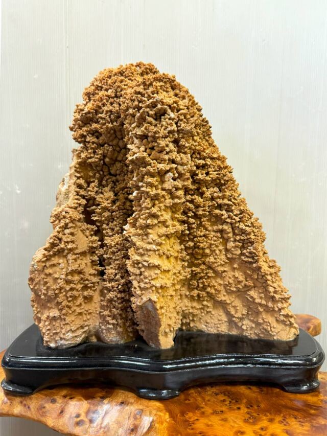 水晶さざれ石からアメシストドームなど様々なパワーストーンを驚きの