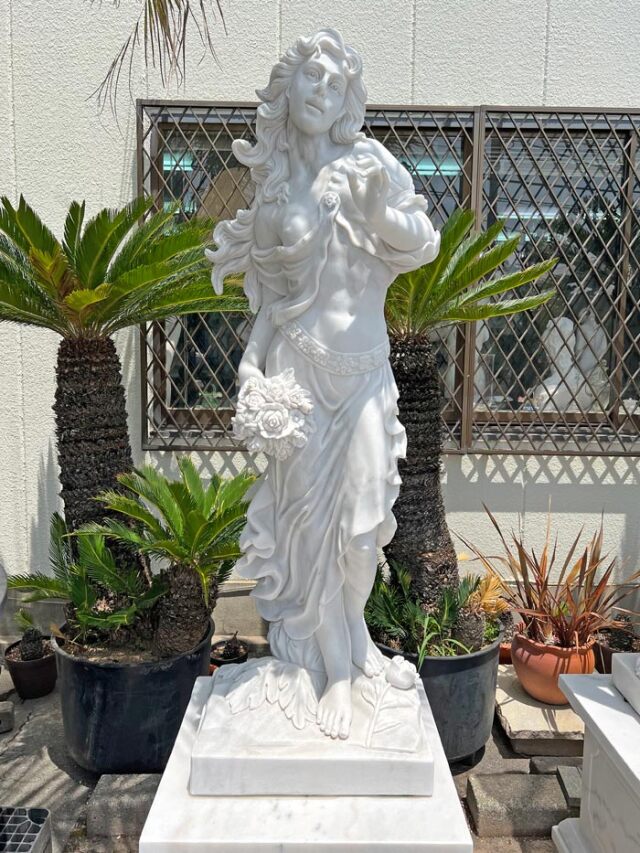 SALE 送料込み 天然の石の石彫 天然大理石彫刻 踊るヴィーナス の販売ページです。