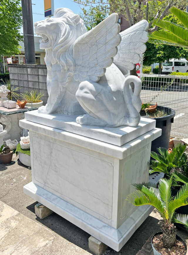 天然大理石彫刻 翼を持つライオン（有翼の獅子） ペア｜白大理石の守護