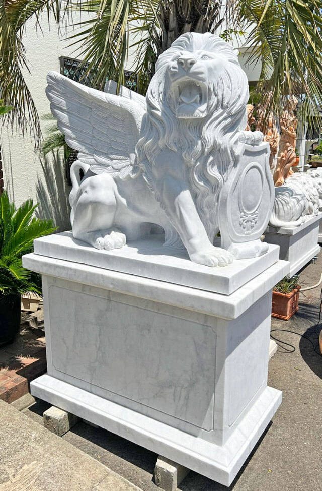 天然大理石彫刻 翼を持つライオン（有翼の獅子） ペア｜白大理石の守護