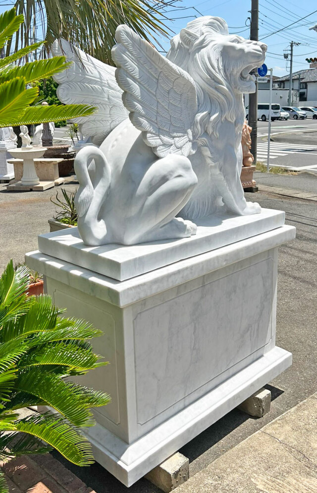 天然大理石彫刻 翼を持つライオン（有翼の獅子） ペア｜白大理石の守護