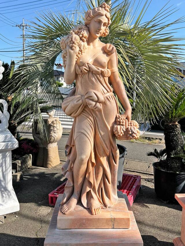 天然大理石彫刻 果物を持つヴィーナス（夏） の販売ページです。