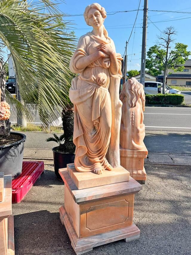 天然大理石彫刻 やすらぎのヴィーナス（冬） の販売ページです。