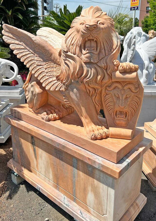天然大理石彫刻 翼を持つライオン（有翼の獅子） ペア ピンク 【商品
