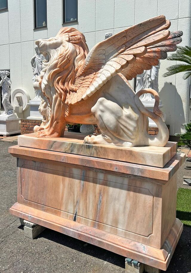 天然大理石彫刻 翼を持つライオン（有翼の獅子） ペア ピンク 【商品