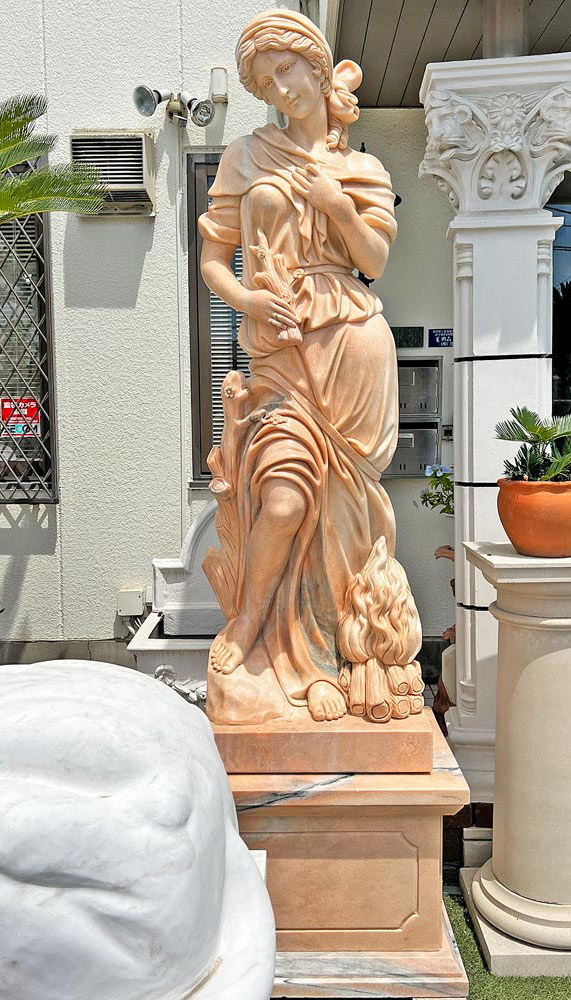 石像・彫刻像・テーブル・オブジェの販売ページです。