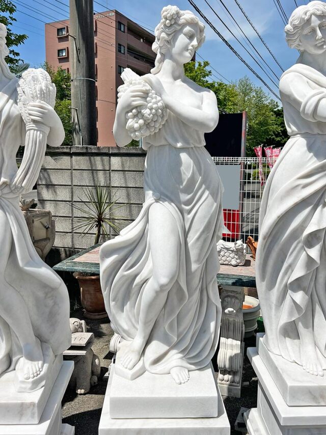天然大理石彫刻 葡萄を抱えるヴィーナス（夏）｜女性像・ヴィーナス像