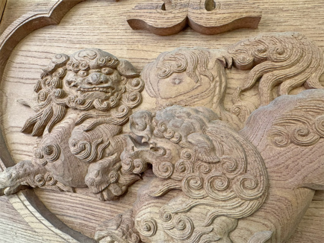 欅彫刻 獅子二頭図 額装 幅50cm 厚さ5cm ケヤキ 無垢材 壁掛け