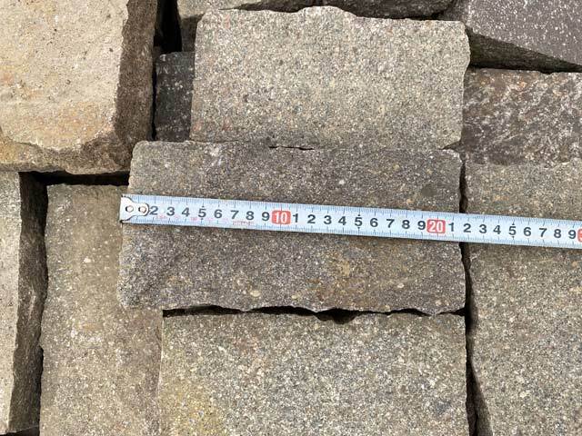 アウトレット　板石