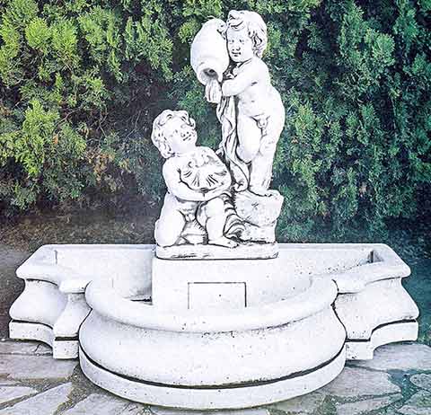 アーチ型子供壁泉