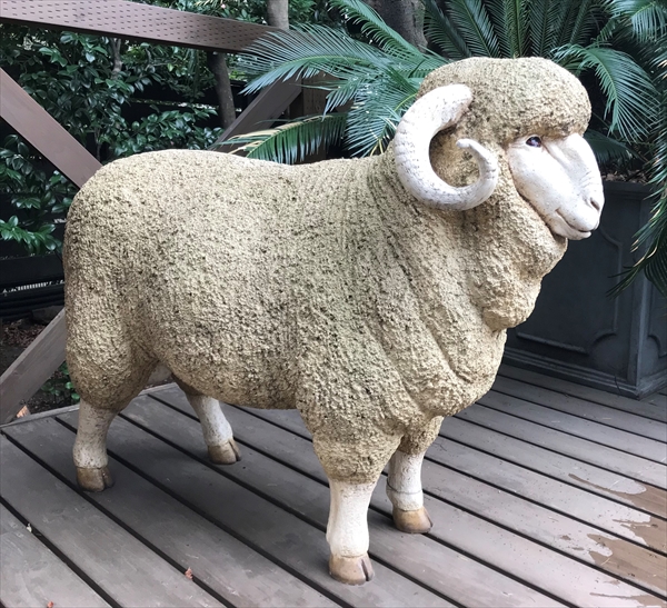 羊 オブジェ