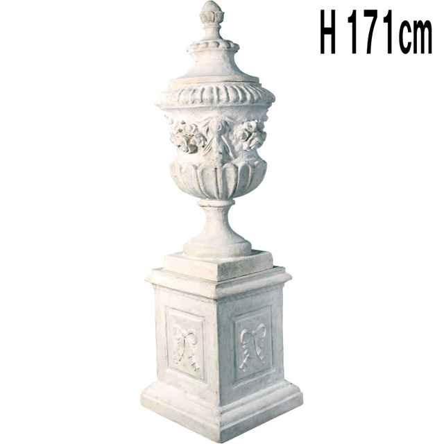 石の壺（台座付き）ローマストーン仕上げ Stone Urn on Base  FRPアートオブジェ 【商品番号：m-fr050308】