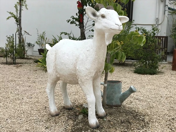 ヤギ オブジェ