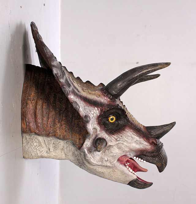 小型版トリケラトプスの頭 Definitive Triceratops Head FRP恐竜