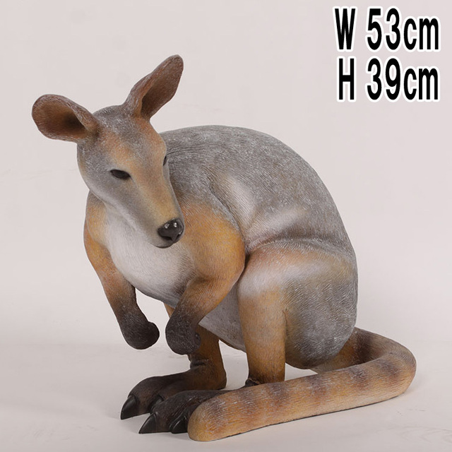 座るワラビー / Wallaby Crouching  FRPアートオブジェ 【商品番号：m-fr190062】