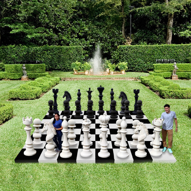 等身大のチェス駒セット（チェス盤は含まず） XXL Chess Set Complete