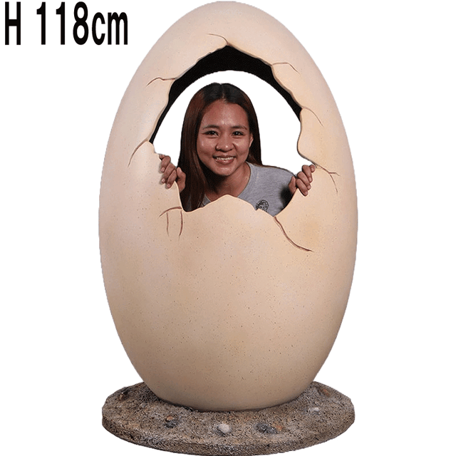 恐竜のタマゴ・写真顔出し / Peekaboo Egg - Photo Op -  FRPアートオブジェ 【商品番号：m-fr250044】