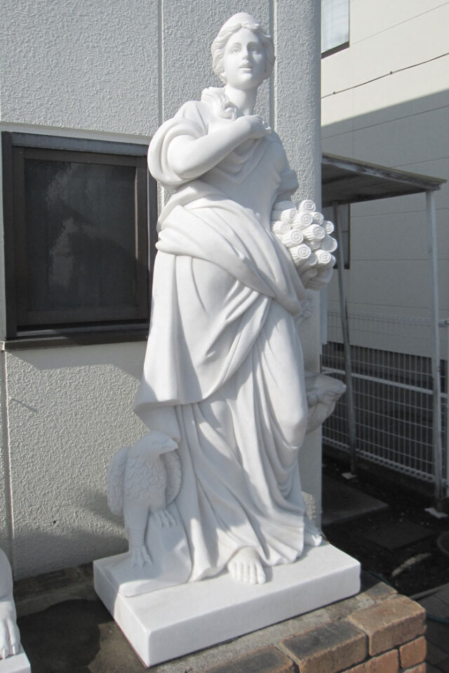 大理石の彫刻 約30cm 天然大理石彫刻（石像） 冬のヴィーナス（乙女像）の販売ページです。