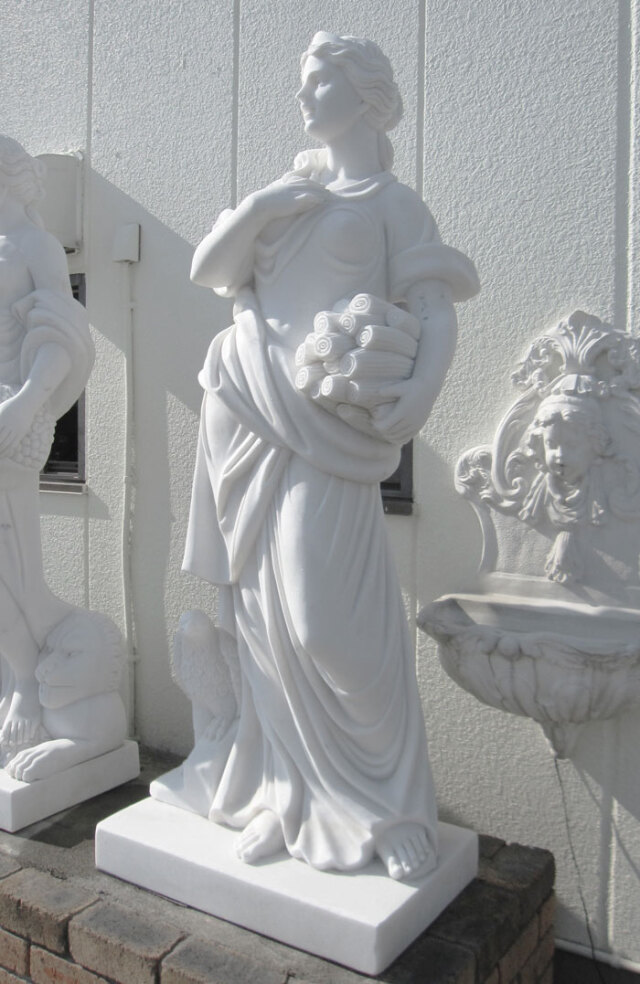 天然大理石彫刻（石像） 冬のヴィーナス（乙女像）の販売ページです。