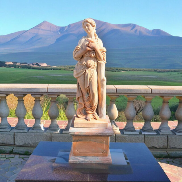 天然大理石彫刻 ぬくもりのヴィーナス（冬） ピンク大理石｜希少ピンク