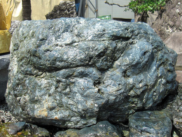 北海道幸太郎石の販売なら増樹です。幸太郎石の庭石は大変人気です。