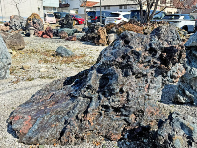 特大鑑賞石、60センチ、幸太郎石、幸太郎石台座付き、盆景石、盆石、水石、 赤幸太郎石 庭石 銘石 北海道 7尺 景石 天然石 幸を呼ぶ石 縁起石 巨石