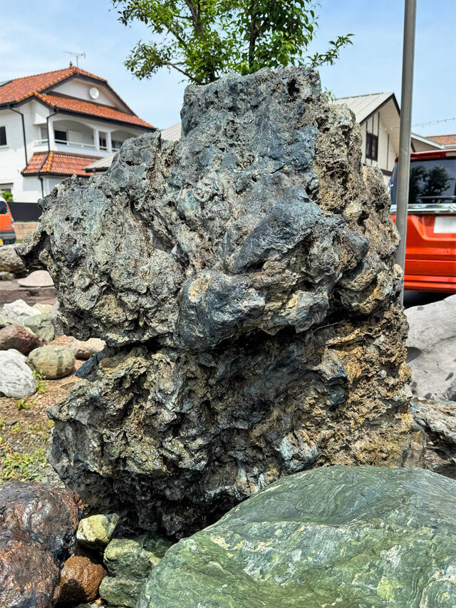 幸太郎石 庭石 銘石 北海道 4.4尺 景石 天然石 幸を呼ぶ石 縁起石 立石