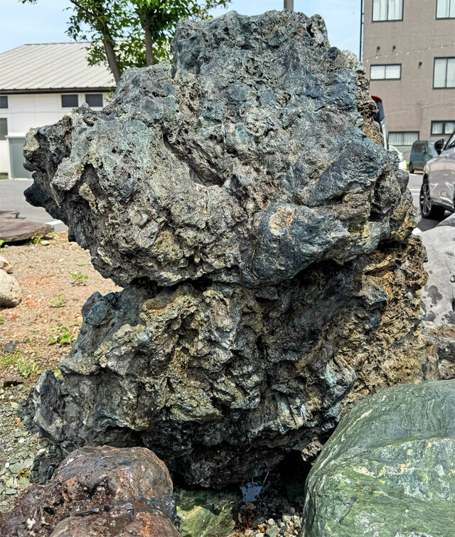 幸太郎石 庭石 銘石 北海道 4.4尺 景石 天然石 幸を呼ぶ石 縁起石 立石