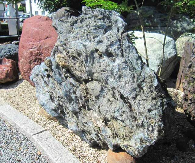 幸太郎石 庭石