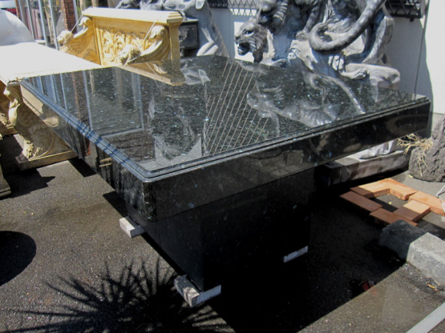 天然石　テーブル　ガーデンファニチャー