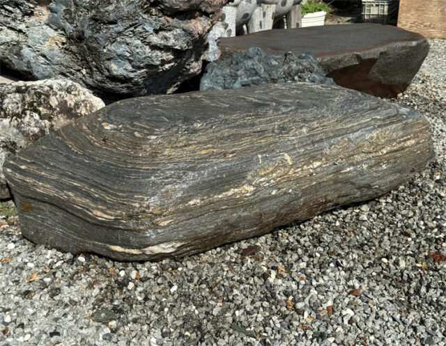 庭石