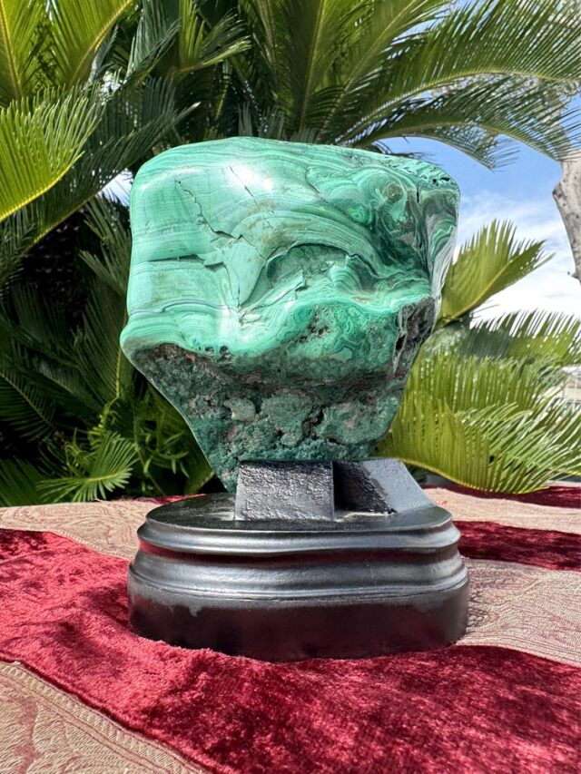 マラカイト 磨き 原石 約1.9kg 孔雀石 【商品番号：m-OKA2110-050】