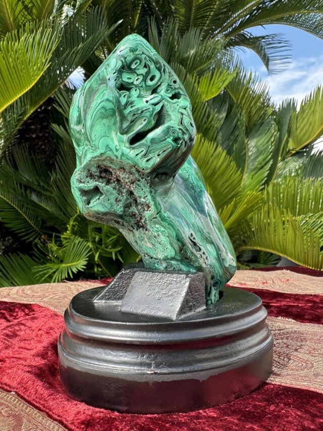 マラカイト 磨き 原石 約1.9kg 孔雀石 【商品番号：m-OKA2110-050】