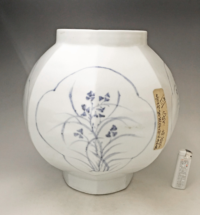 李朝 青花窓絵草花文面取壺 高さ約29cm 韓国 朝鮮 陶磁器 希少
