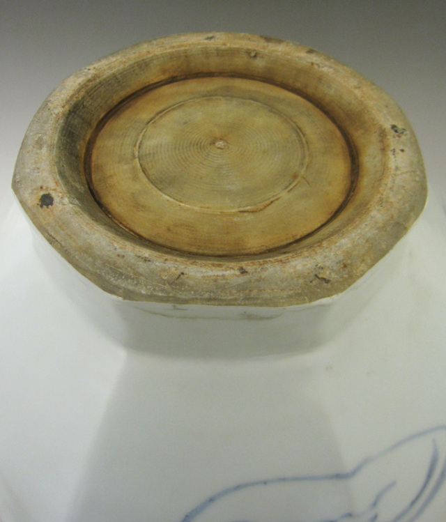 李朝 青花窓絵草花文面取壺 高さ約29cm 韓国 朝鮮 陶磁器 希少