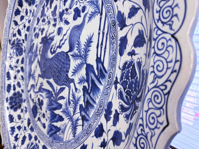 青花釉下彩麒麟花将軍缶 賞物観賞瓶 景徳鎮 陶磁器 現代工芸品 美術品 置物 青花釉下彩麒麟花将軍缶 賞物観賞瓶 景徳鎮 陶磁器