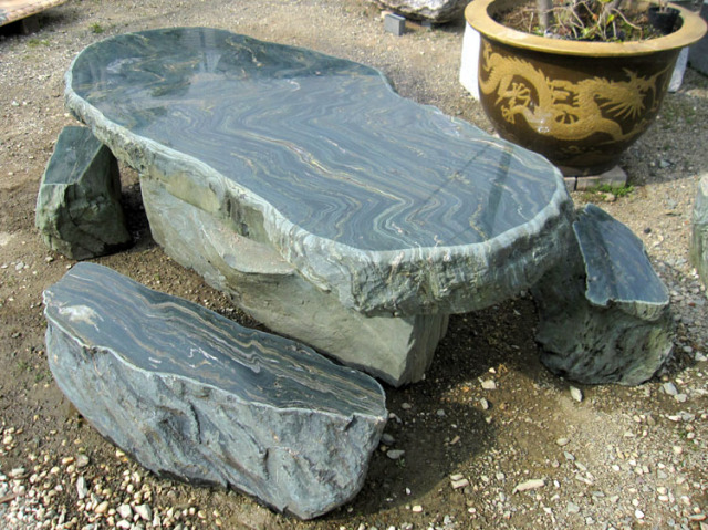 和風のお庭に！！四国 青石 テーブル・イス5脚セット