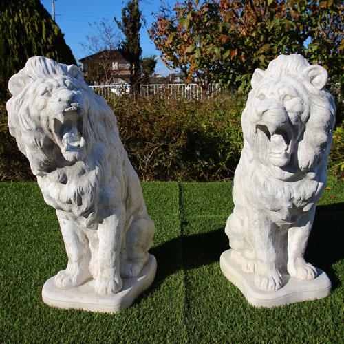 ライオン　石像