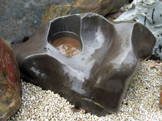 天然自然石四方角水鉢・舟型石・蹲 天然自然石四方角水鉢・舟型石・蹲 天然自然石四方角水鉢・