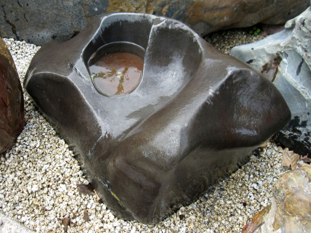 天然石台形水鉢・蹲・向鉢 天然石台形水鉢・蹲・向鉢 天然石台形水鉢・蹲・向鉢