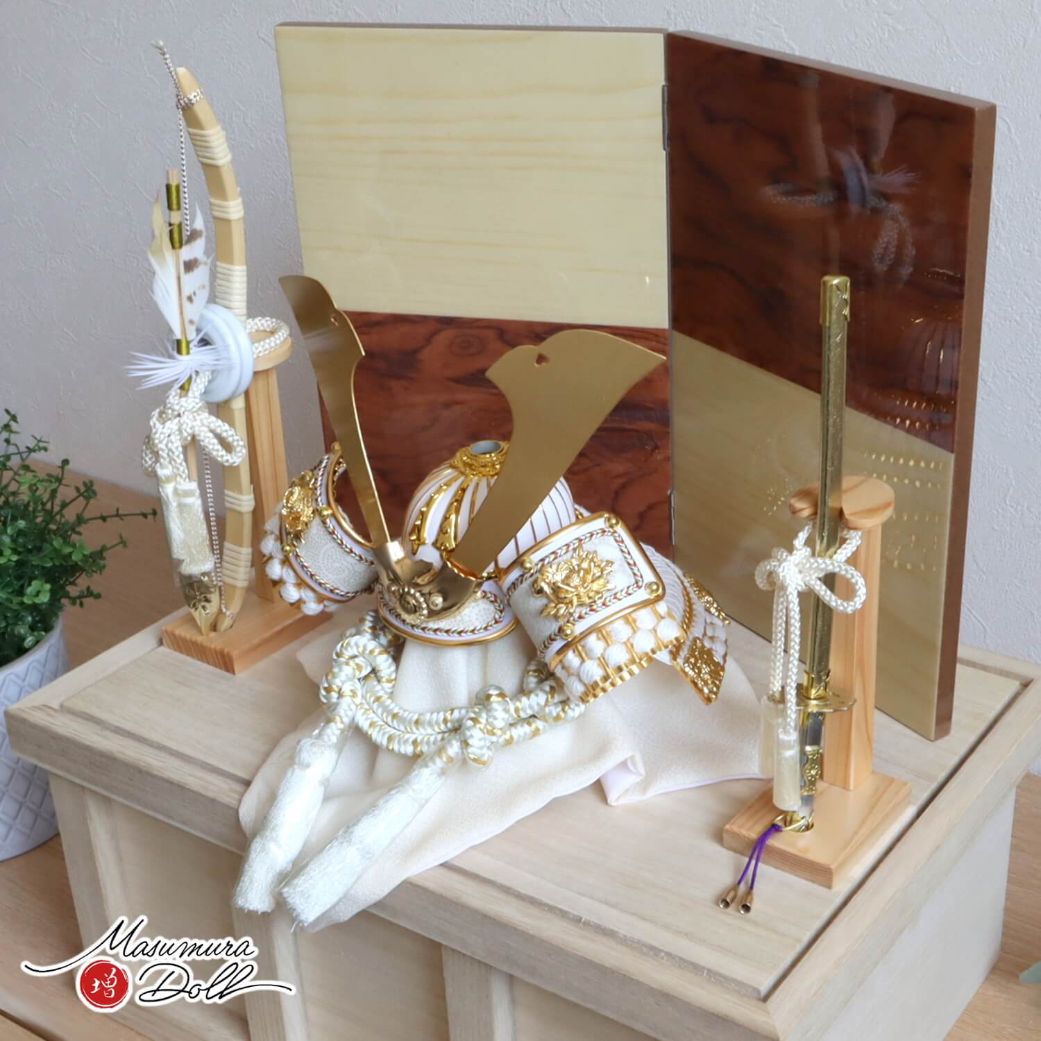 五月人形  花梨/シカモア 収納飾り ゴールド 牡丹 本印伝兜 総桐収納 ヒノキ製本藤巻弓太刀 増村人形店 淡色 白鉢 全国産 10002525