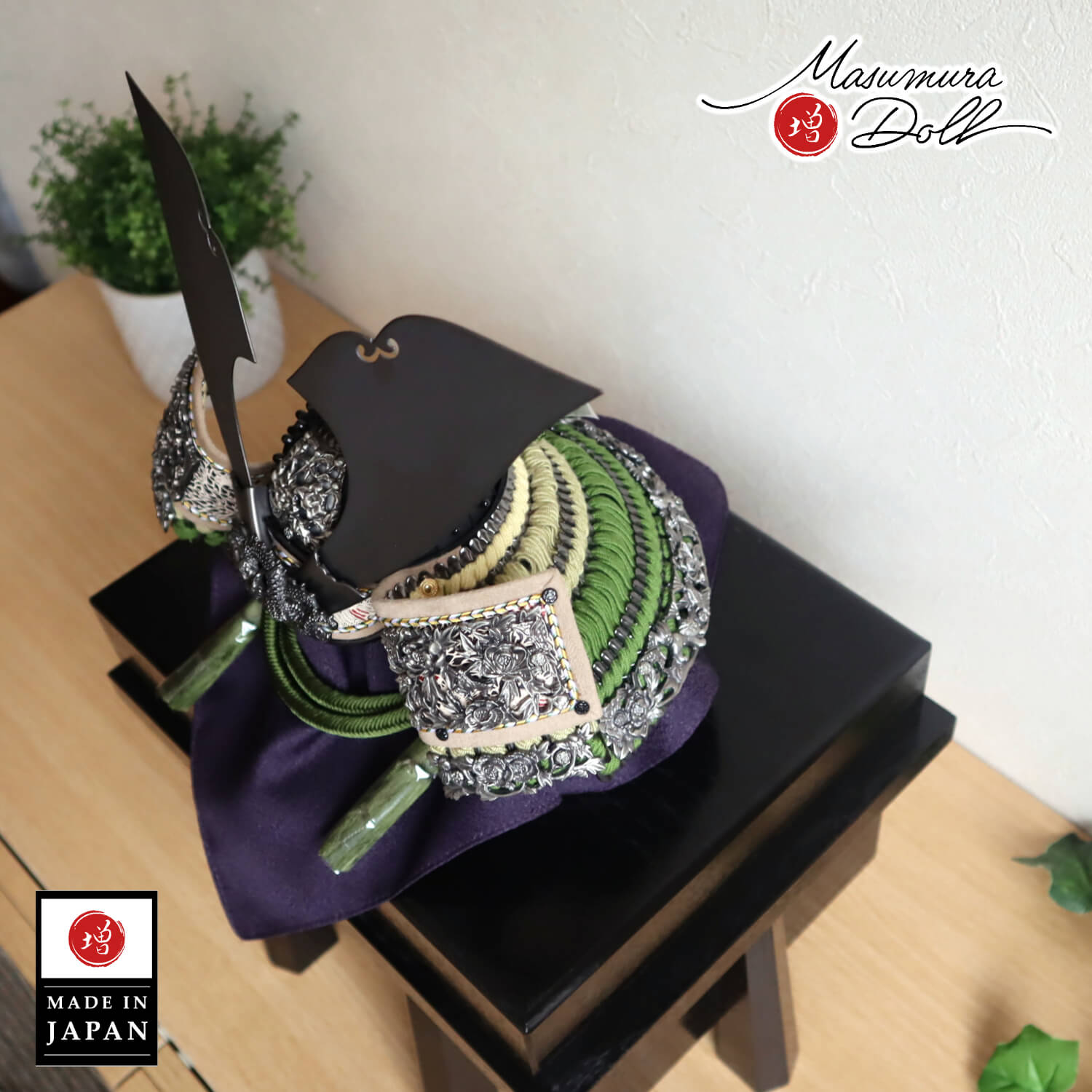 五月人形 伝統工芸士・平安 晴峰作 10号 シルバー 錫製総金具 増村特別品 燻銀 萌黄糸縅(緑糸)兜 黒小札 国産黒塗桐唐櫃 増村人形店 10001549