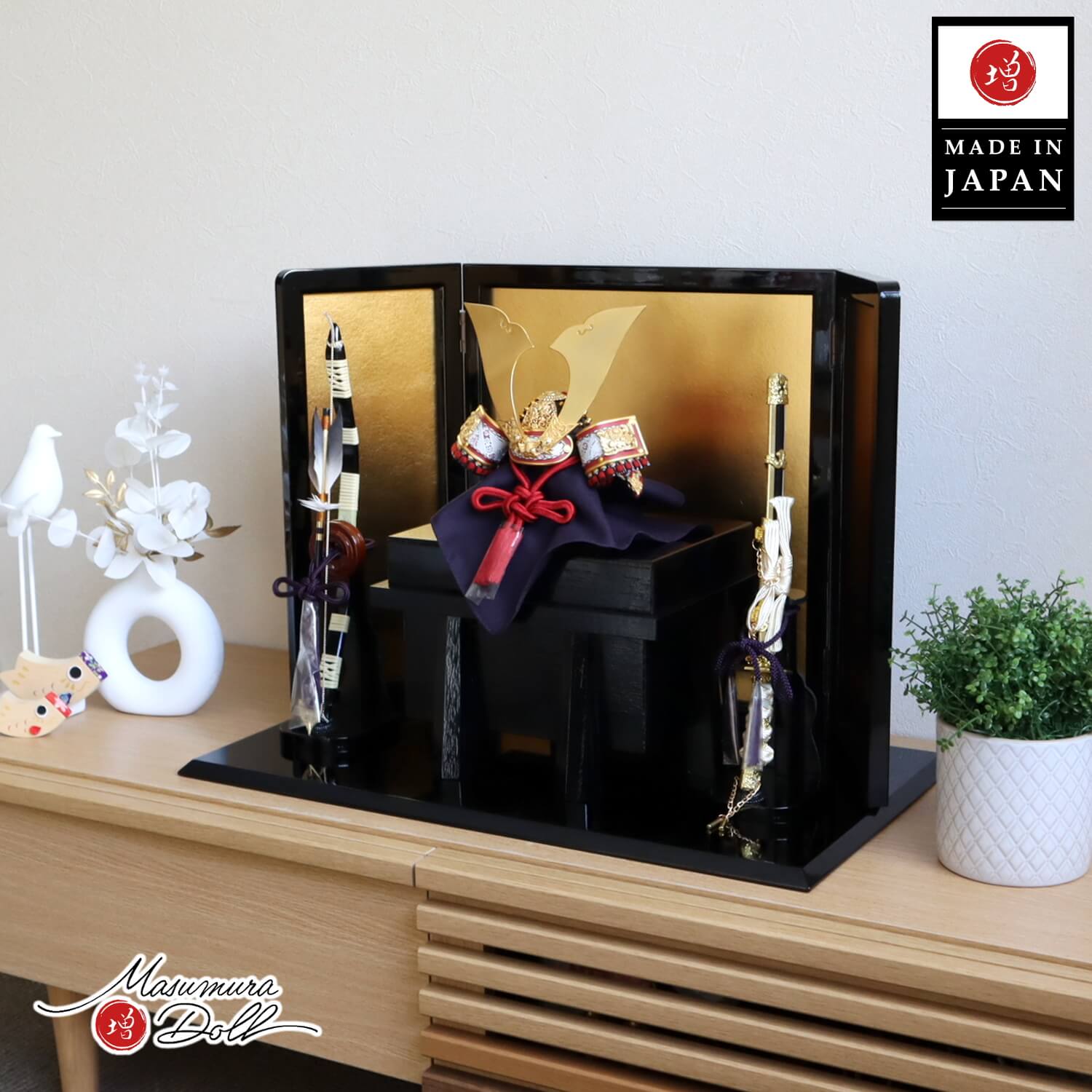 五月人形  伝統工芸士・平安 晴峰作 5号 国宝模写 竹雀金物 菊一文字金物 茜糸 赤糸 越前塗 唐櫃 収納 黒枠箔押屏風 本藤巻弓太刀 黒塗台 10002657
